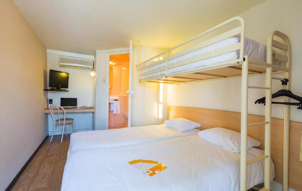 Premiere Classe Clermont Ferrand Nord Habitación foto